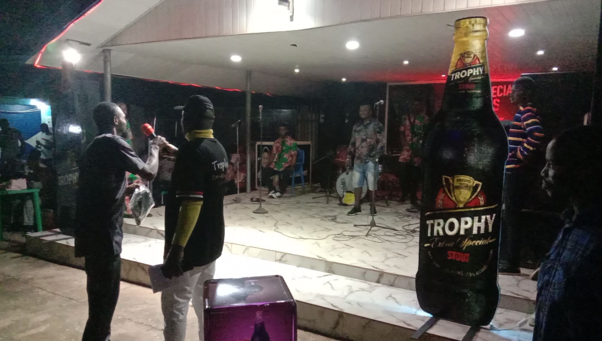Trophy Stout Vibes Party